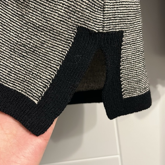 ST. JOHN Sport Wool Racing Stripe Cardigan - Picture 3 of 6